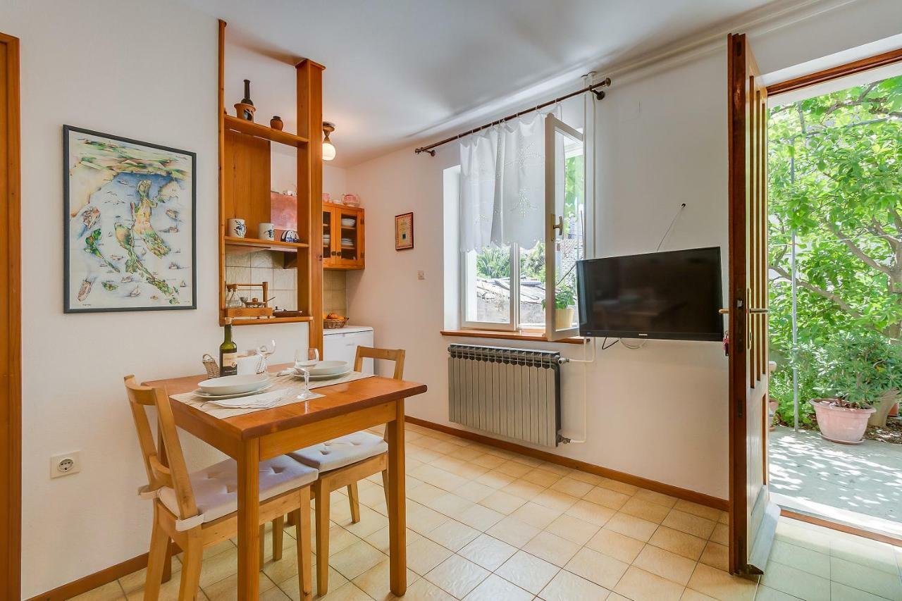Apartman Pia Mali Lošinj Екстериор снимка